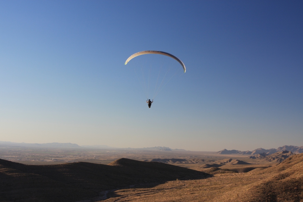 paragliding in Franklin Mountains State Parkl