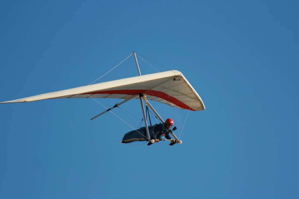 Hang glider above Dry Canyon
