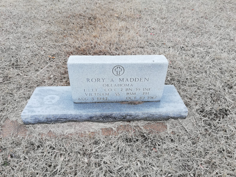 tombstone of 1st Lt Rory Madden who died in Vietnam