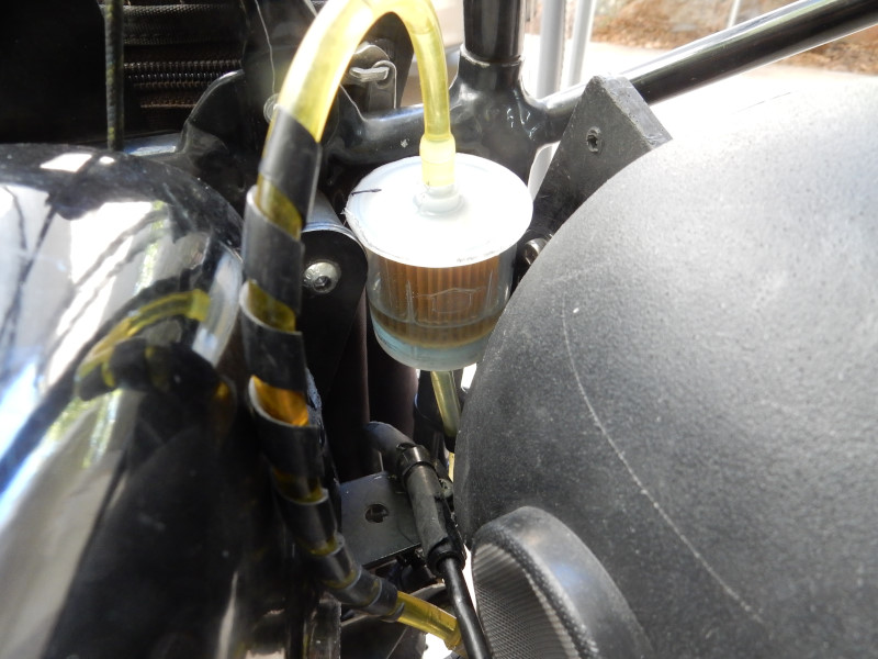 WIX fuel filter location on the Top 80 paramator