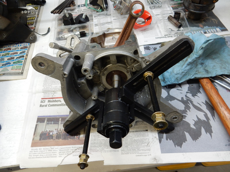 Splitting a Minari crankcase